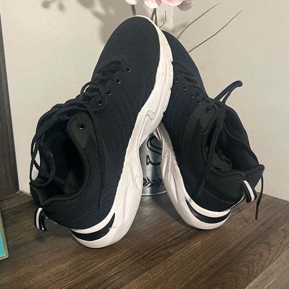 Other - Men black sneakers /size 9